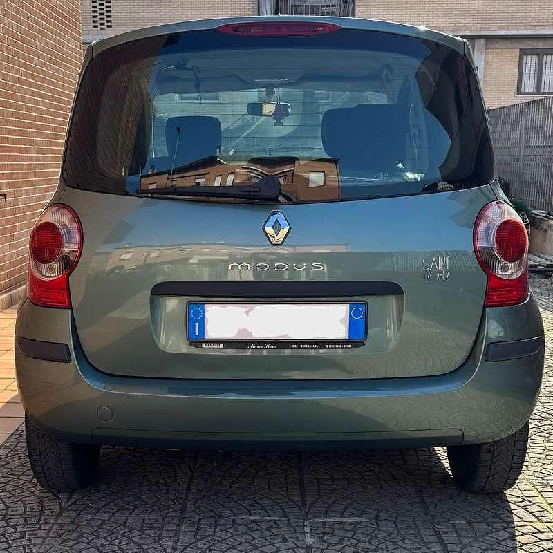 Usata Renault Modus 75 CV (55 kW) 2007 Verde Monovolume