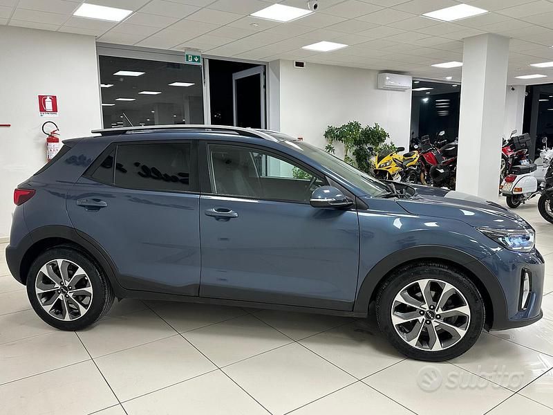 Usata Kia Stonic Style 120 CV (88 kW) 2023 Blu SUV