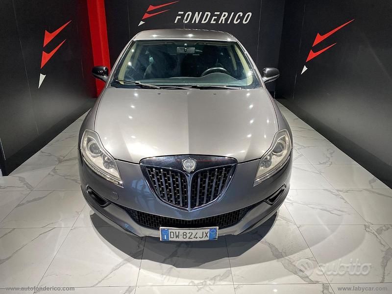 Argento Usata 2009 Lancia Delta Due volumi | 3999 € (Buon prezzo) - Immagine 1/4