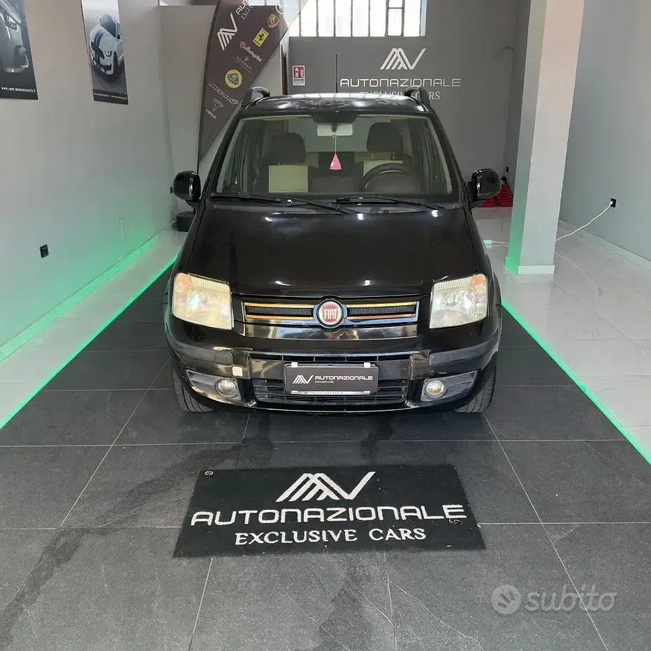 Usata Fiat Panda Active 60 CV (44 kW) 2010 Nero Utilitaria