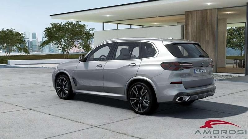 Nuova BMW X5 M Sport 333 CV (244 kW) 2025 Grigio SUV