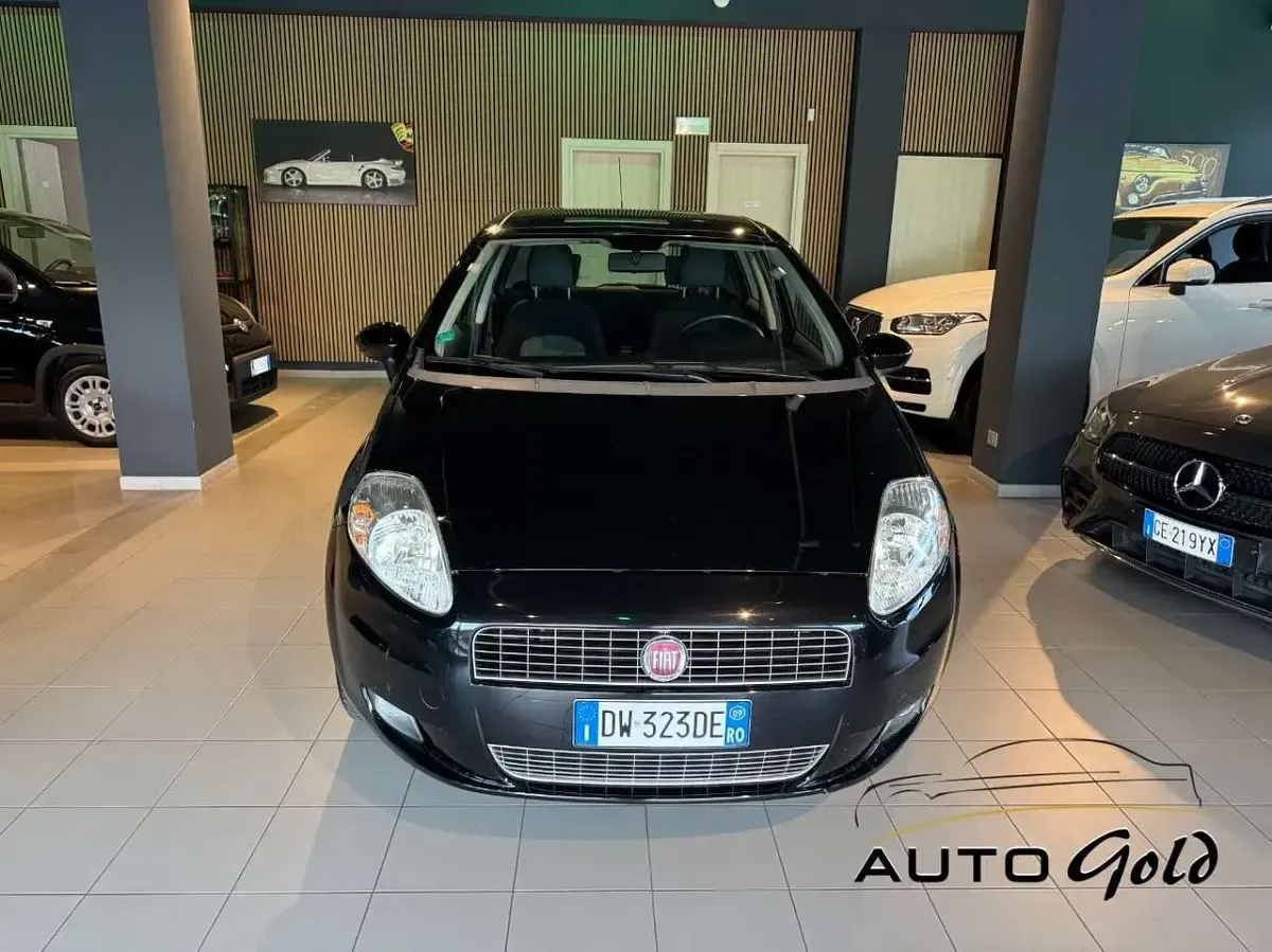 Usata Fiat Grande Punto Dynamic 77 CV (56 kW) 2009 Nero Utilitaria