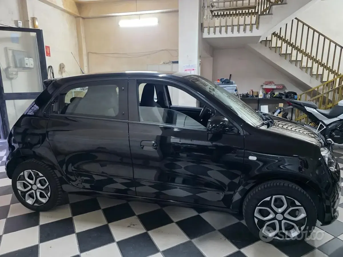 Usata Renault Twingo SE 69 CV (50 kW) 2015 Nero Utilitaria