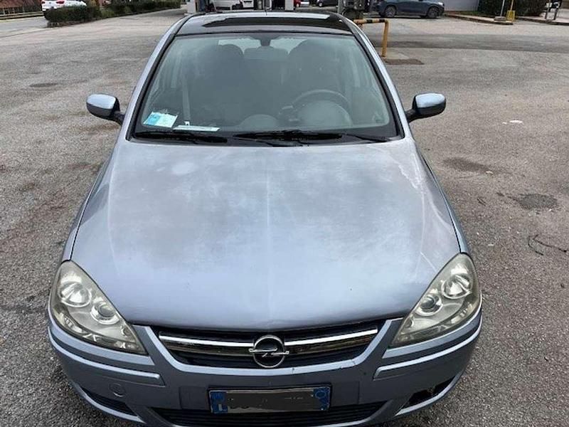Usata Opel Corsa Club 75 CV (55 kW) 2006 Utilitaria