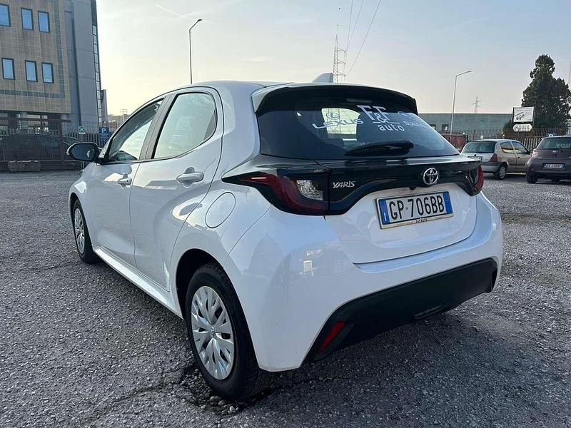 Usata Toyota Yaris Active 72 CV (52 kW) 2023 Bianco Berlina