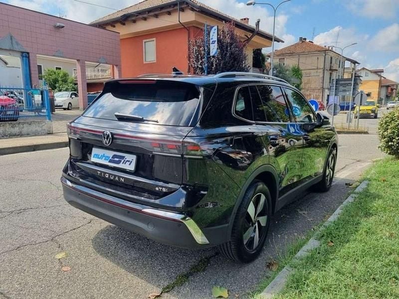 Usata VW Tiguan Elegance 150 CV (110 kW) 2024 Nero SUV