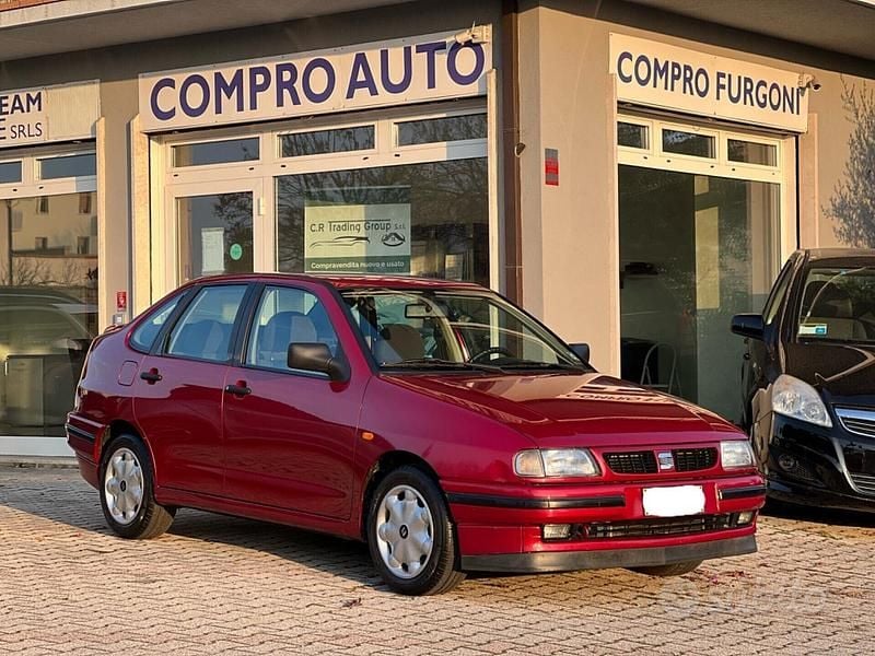 Rosso Usata 1996 Seat Cordoba Tre volumi | 1800 € - Immagine 1/4
