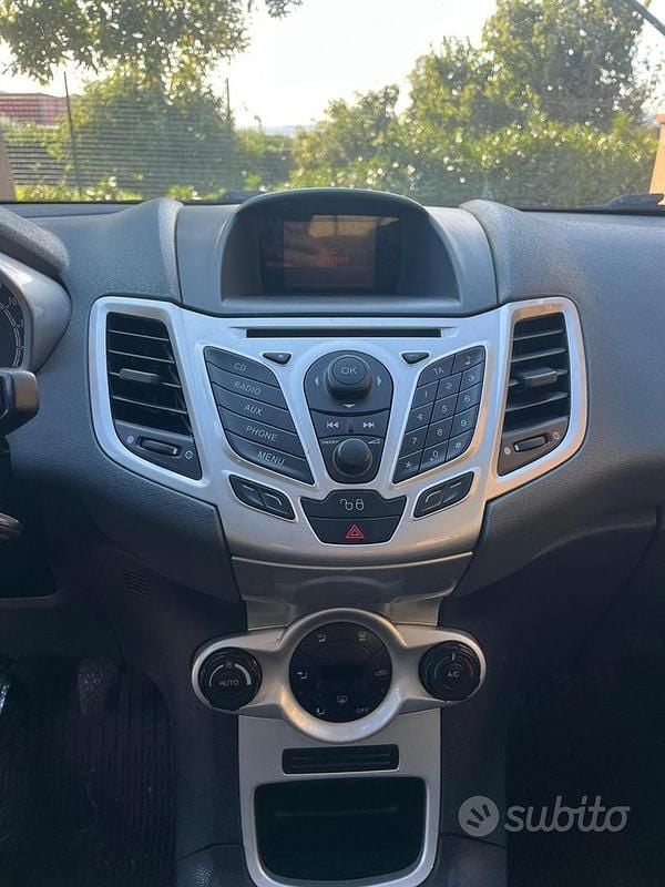 Usata Ford Fiesta 95 CV (69 kW) 2009 Utilitaria