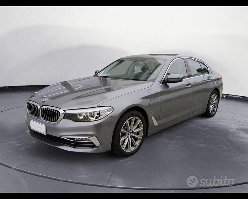 Bluestone metallizzato Usata 2018 BMW 530e Luxury Line Tre volumi | 26.300 € (Buon prezzo) - Immagine 1/4