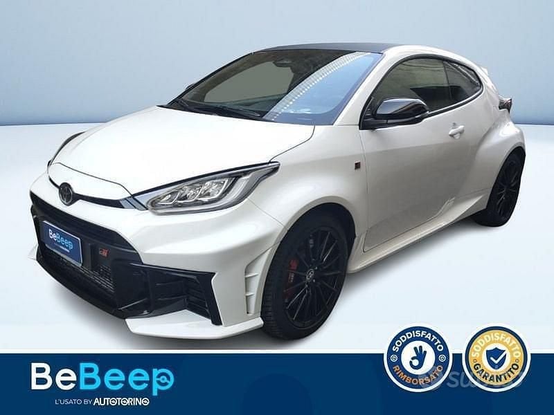 Usata Toyota Yaris 280 CV (205 kW) 2025 Bianco Utilitaria