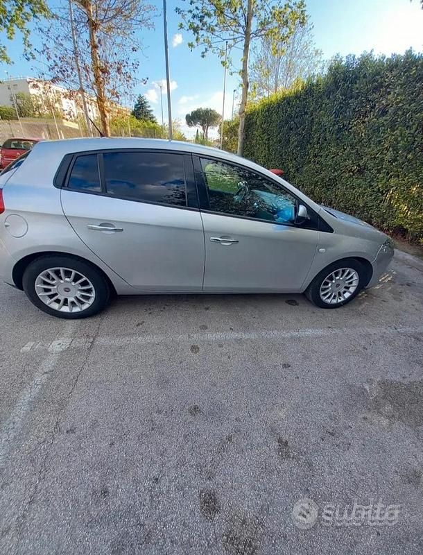 Usata Fiat Bravo 120 CV (88 kW) 2013 Grigio Utilitaria