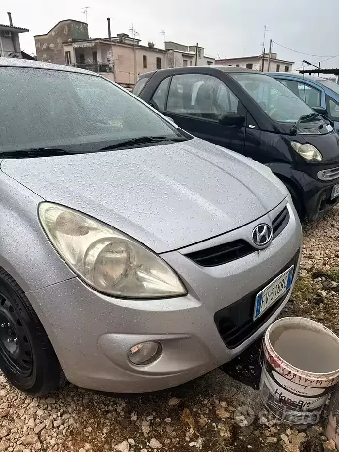 Usata Hyundai i20 78 CV (57 kW) 2011 Grigio Utilitaria