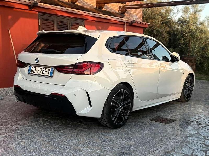 Usata BMW 116 M Sport 116 CV (85 kW) 2020 Bianco Utilitaria