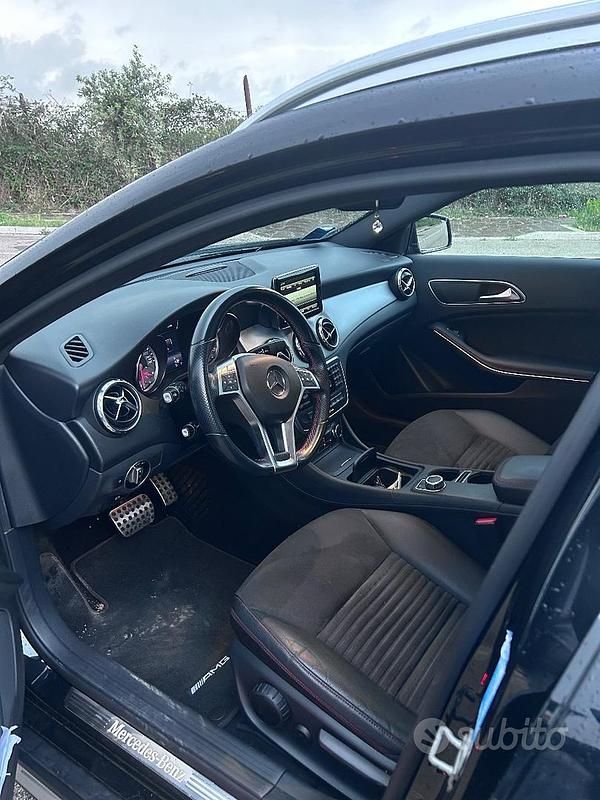 Usata Mercedes GLA200 Executive 136 CV (100 kW) 2014 Nero SUV