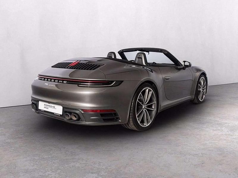 Usata Porsche 911 Carrera Cabriolet 385 CV (283 kW) 2023 Grigio agata Cabrio