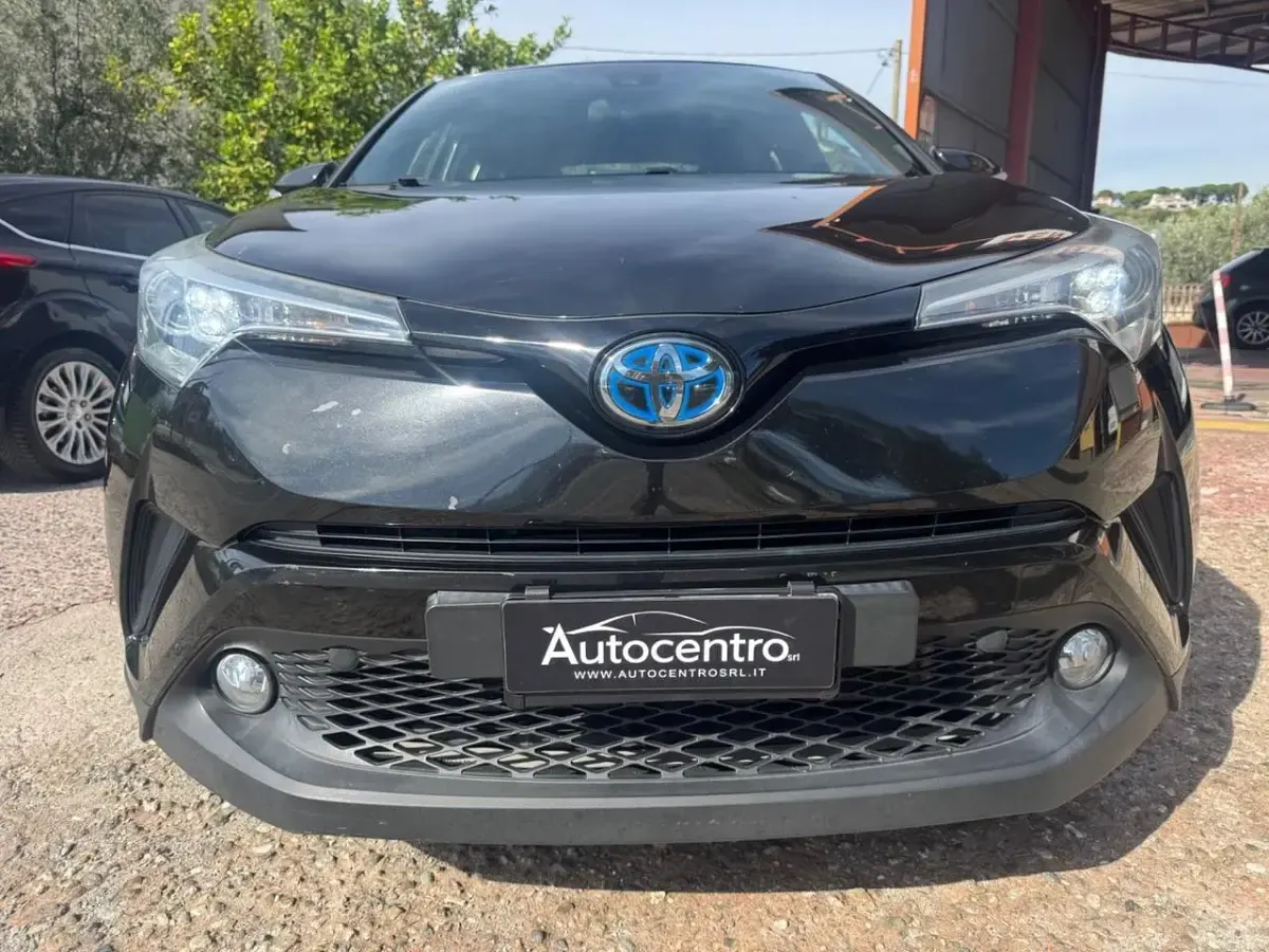Usata Toyota C-HR Lounge 97 CV (71 kW) 2017 Nero SUV
