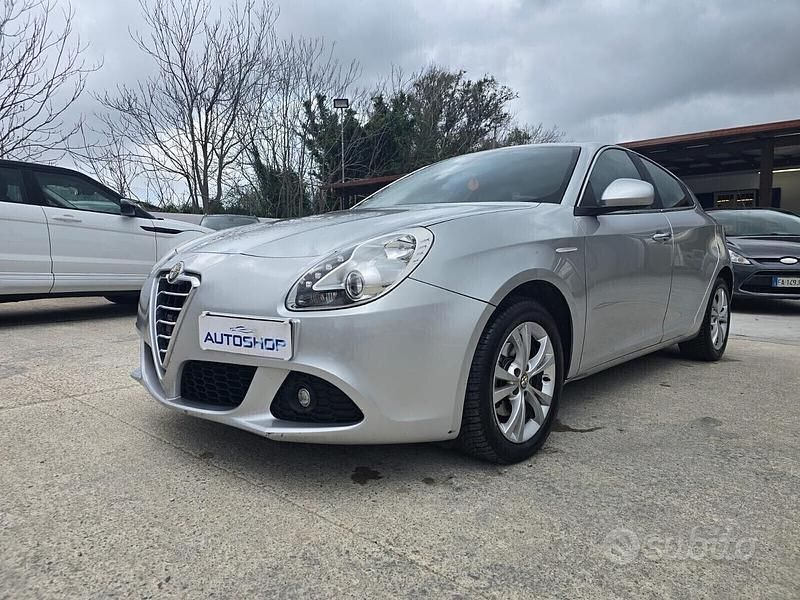 Grigio Usata 2010 Alfa Romeo Giulietta Distinctive Tre volumi | 7500 € (Cara) - Immagine 1/4