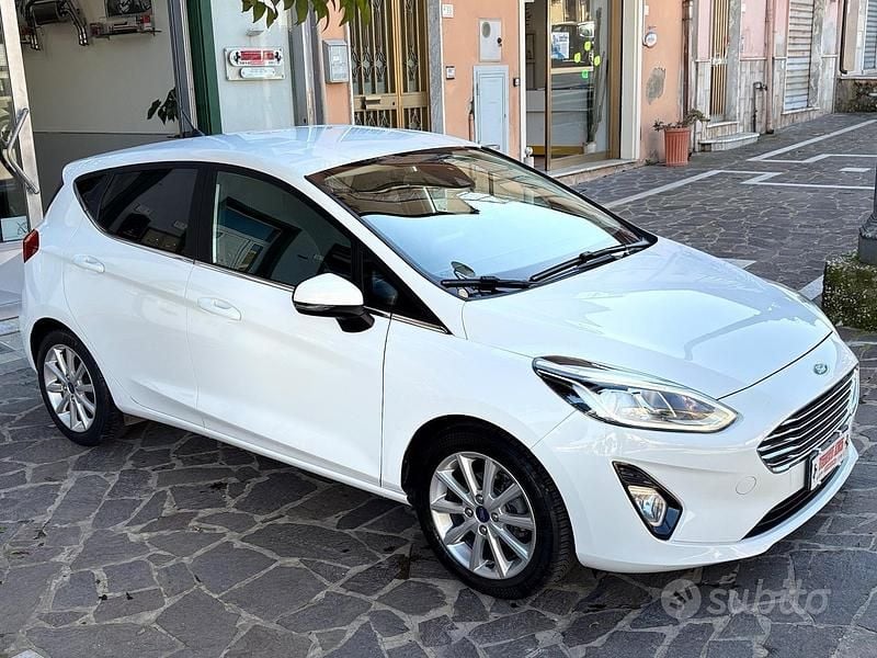 Usata Ford Fiesta Titanium 86 CV (63 kW) 2019 Bianco Berlina