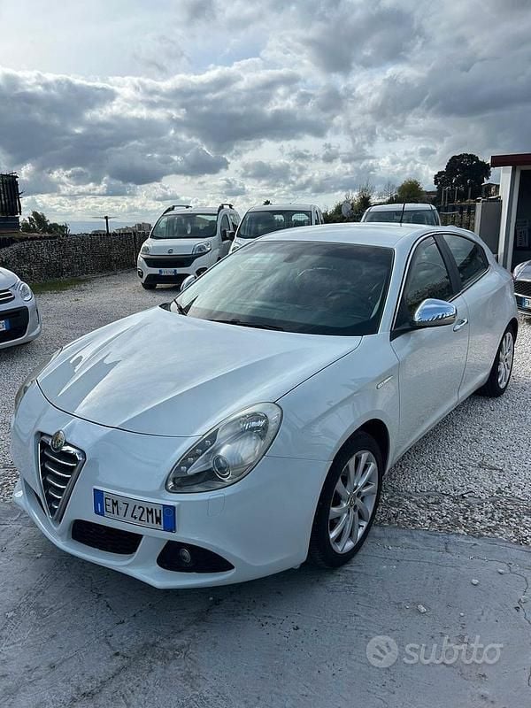 Usata Alfa Romeo Giulietta Exclusive 140 CV (102 kW) 2012 Bianco Berlina