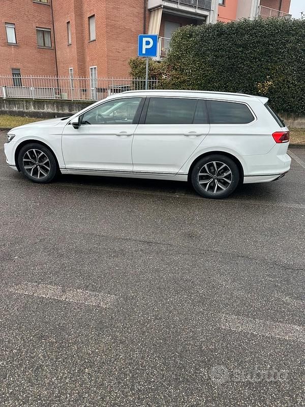 Usata VW Passat 150 CV (110 kW) 2019 Bianco Station wagon