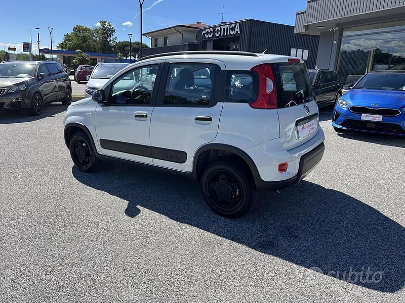 Usata Fiat Panda 4x4 S 86 CV (63 kW) 2019 Bianco Utilitaria