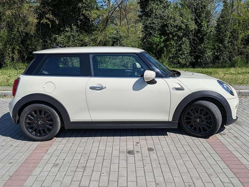 Usata Mini ONE Business 102 CV (75 kW) 2019 Beige Utilitaria