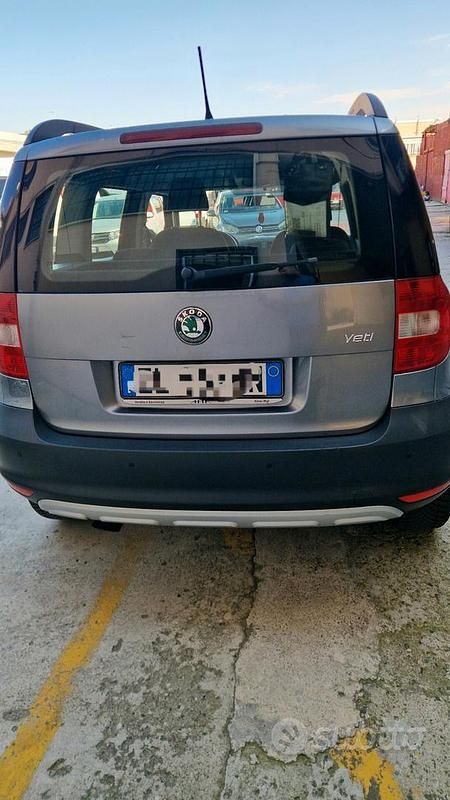 Usata Skoda Yeti 105 CV (77 kW) 2012 Blu SUV