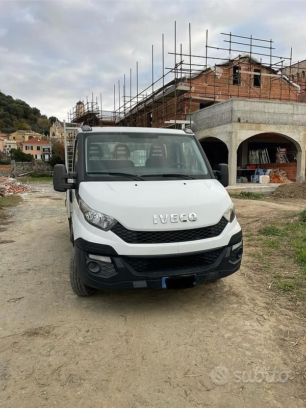 Usata Iveco Daily 106 CV (77 kW) 2015 Bianco