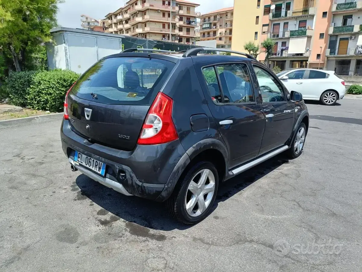 Usata Dacia Sandero Stepway 90 CV (66 kW) 2012 Grigio Berlina
