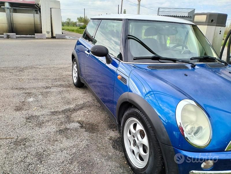 Usata Mini Cooper 116 CV (85 kW) 2006 Blu Utilitaria
