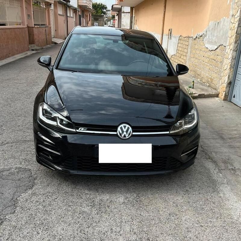 Usata 2018 VW Golf VII R-line Due volumi | 17.500 € (Cara) - Immagine 1/4