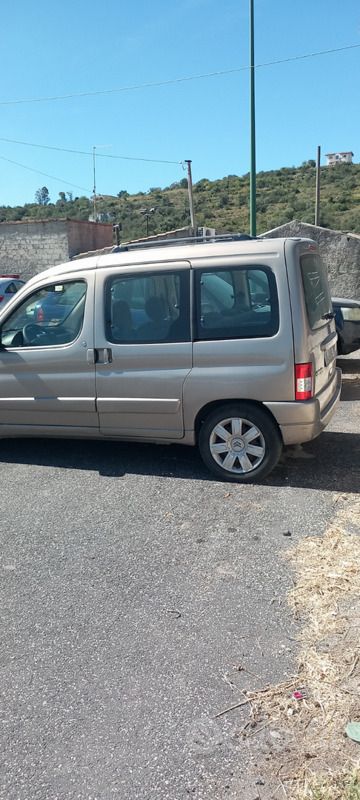 Usata 2007 Citroën Berlingo Monovolume | 2500 € (Buon prezzo) - Immagine 1/4