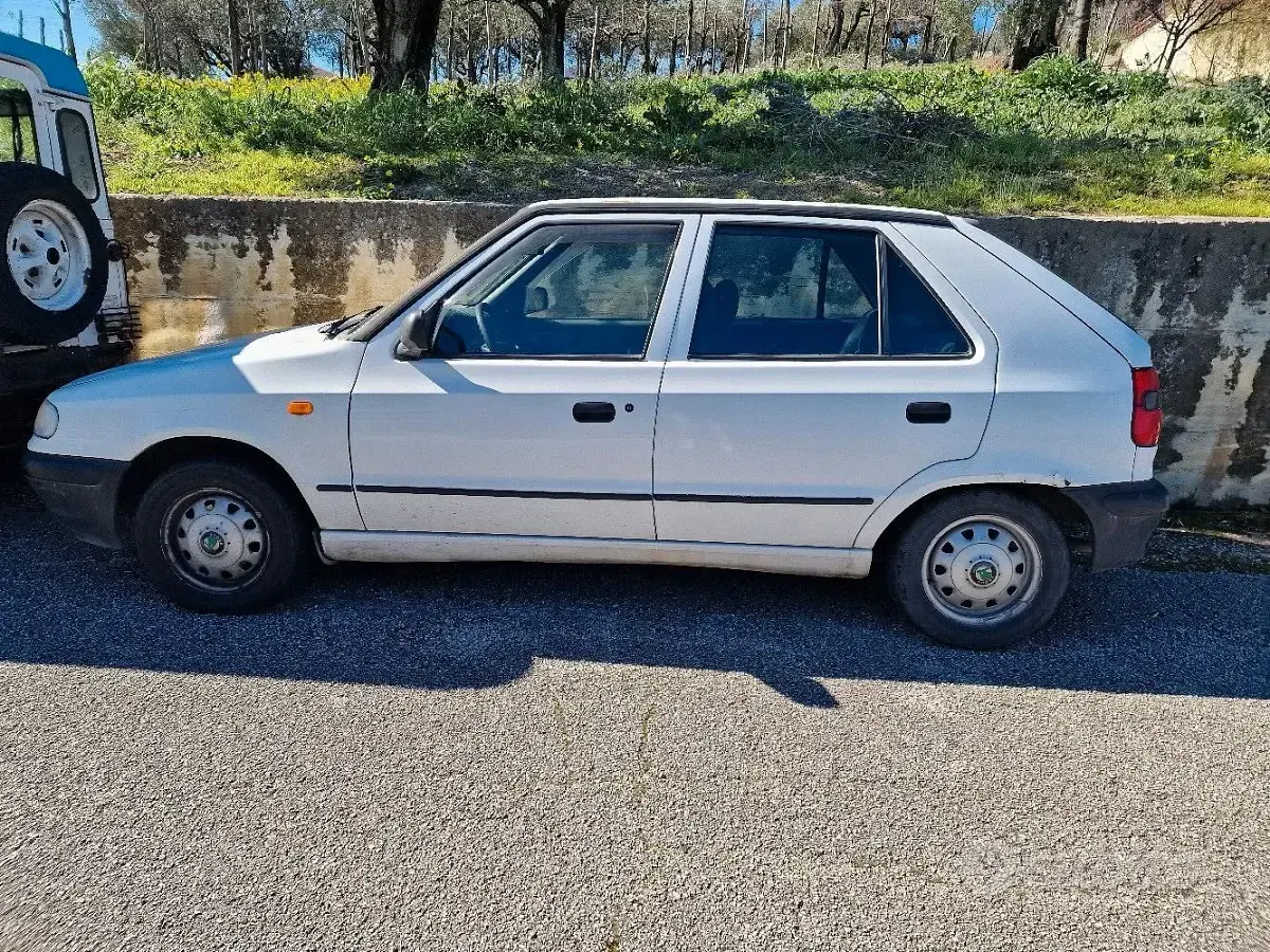Usata Skoda Felicia 54 CV (39 kW) 1997 Bianco Utilitaria