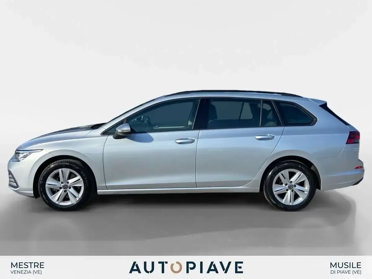 Usata VW Golf VIII Life 116 CV (85 kW) 2022 Argento Station wagon