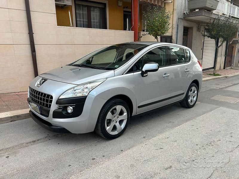 Grigio Usata 2010 Peugeot 3008 Business-Line Monovolume | 5490 € (Cara) - Immagine 1/4