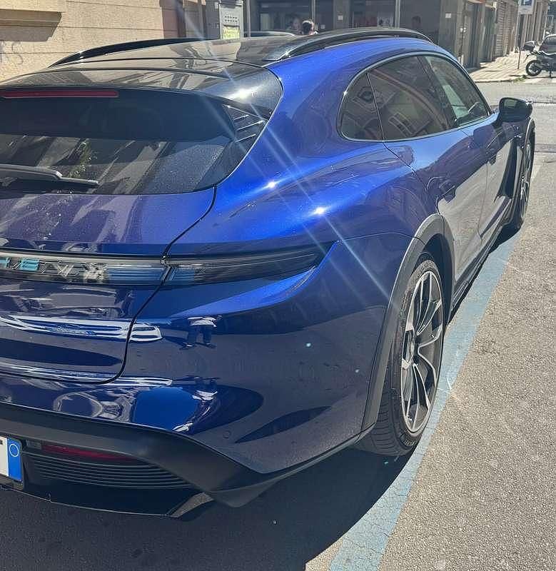 Usata Porsche Taycan Cross Turismo 139 kW (190 CV) 2021 Blu/azzurro Berlina