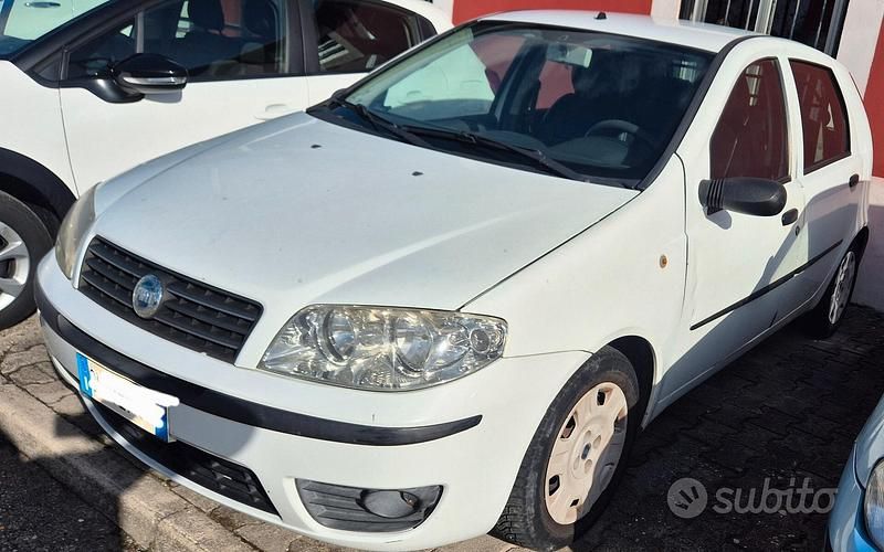 Usata Fiat Punto Active 70 CV (51 kW) 2005 Bianco Utilitaria