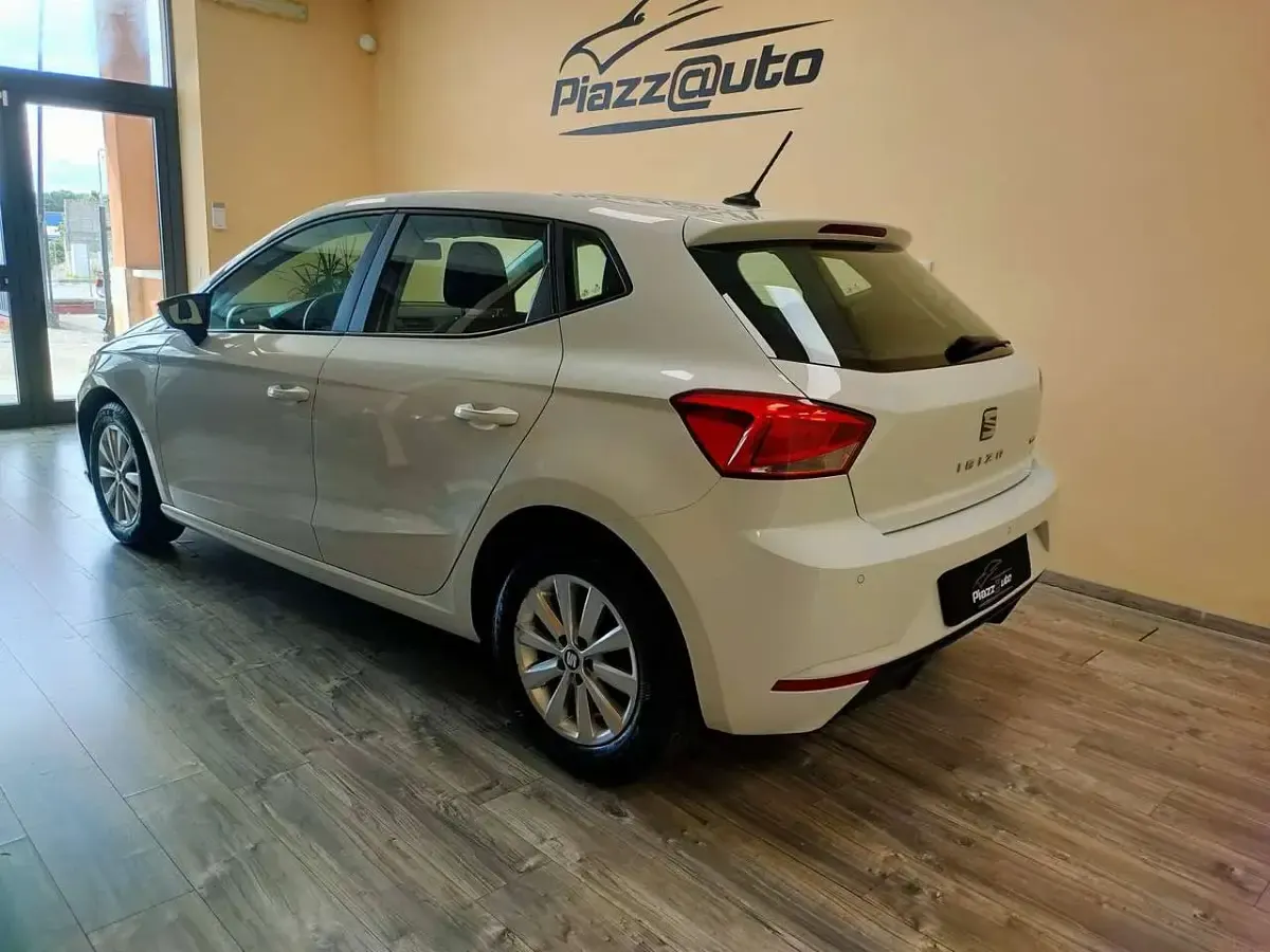 Usata Seat Ibiza Business 90 CV (66 kW) 2021 Bianco Utilitaria