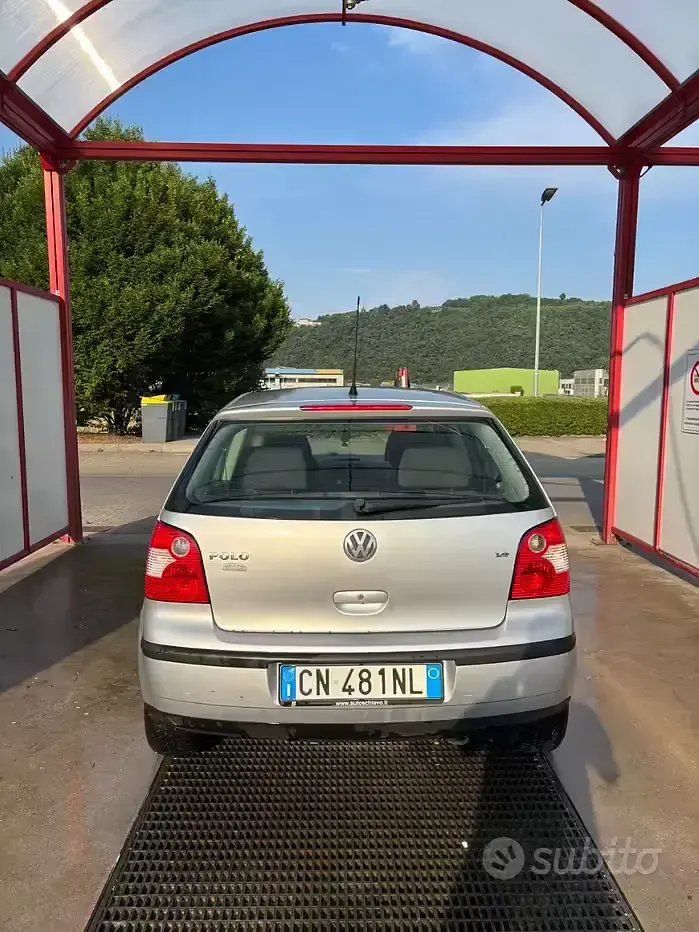 Usata VW Polo 75 CV (55 kW) 2004 Grigio Utilitaria