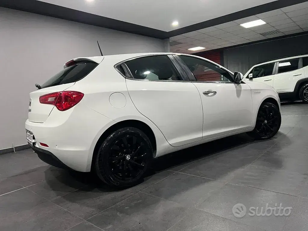 Usata Alfa Romeo Giulietta 120 CV (88 kW) 2017 Bianco Utilitaria