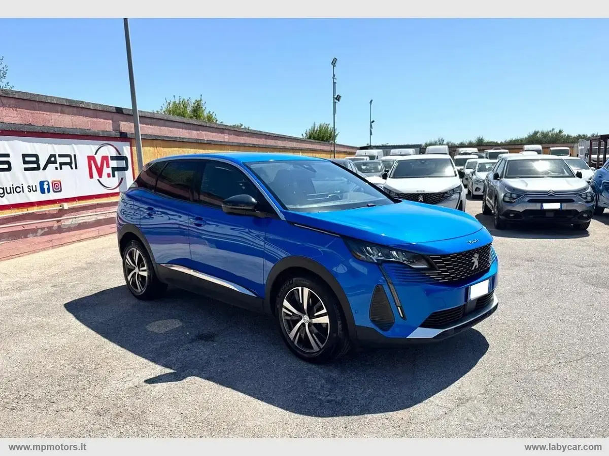 Usata Peugeot 3008 Allure 131 CV (96 kW) 2022 Blu/azzurro SUV