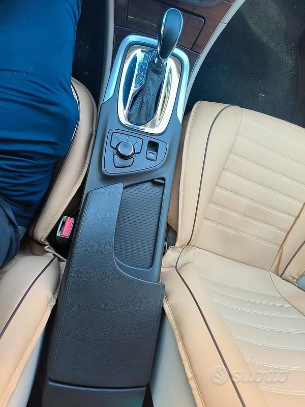 Usata Opel Insignia 2012 Bianco Berlina