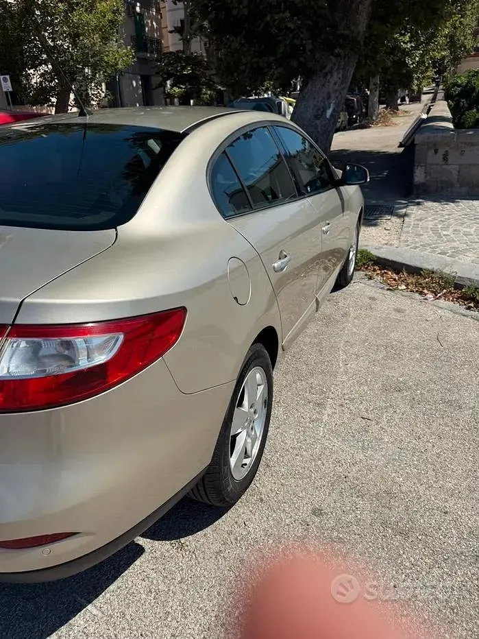 Usata Renault Mégane III 110 CV (80 kW) 2013 Giallo Berlina