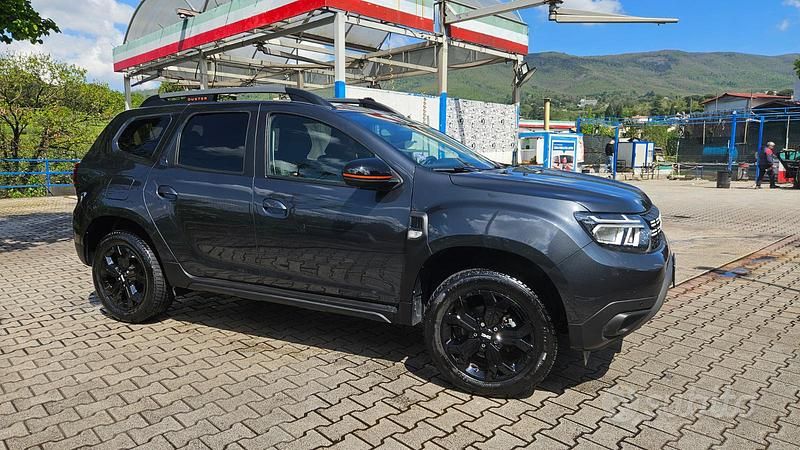 Grigio Usata 2023 Dacia Duster Extreme SUV | 18.000 € (Cara) - Immagine 1/4