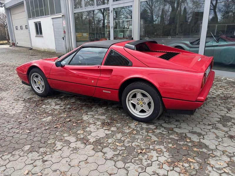Usata Ferrari 328 271 CV (199 kW) 1986 Rosso Cabrio