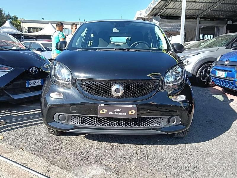Usata Smart ForFour 71 CV (52 kW) 2017 Nero Utilitaria