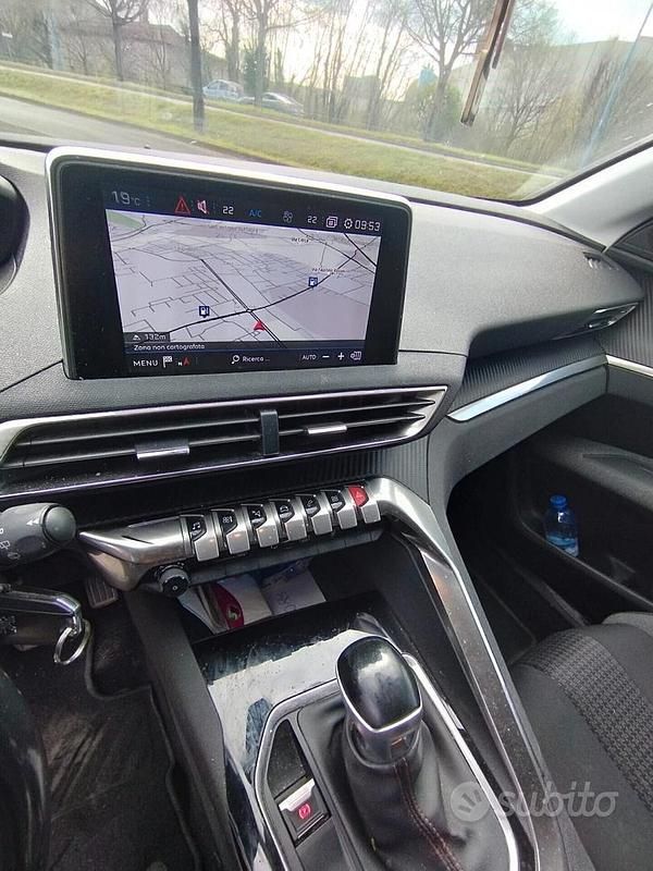 Usata Peugeot 3008 Active 130 CV (95 kW) 2019 Grigio SUV