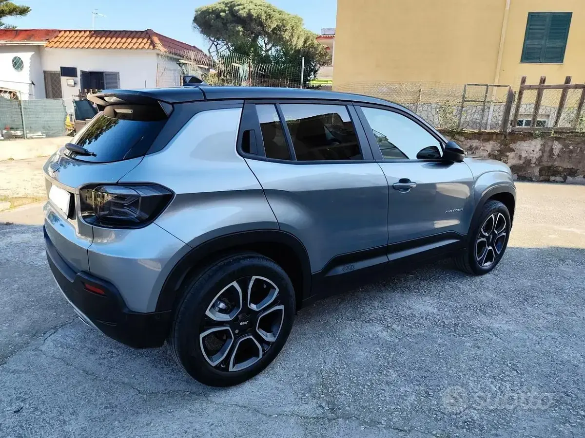 Usata Jeep Avenger Summit 101 CV (74 kW) 2023 Grigio SUV