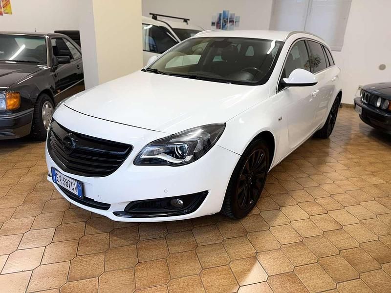 Usata Opel Insignia Cosmo 163 CV (119 kW) 2014 Bianco Station wagon