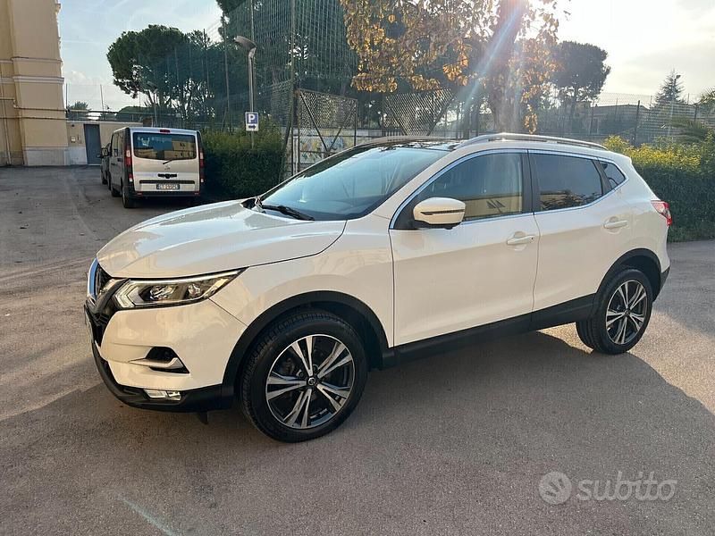 Usata Nissan Qashqai Tekna 115 CV (84 kW) 2019 Bianco SUV
